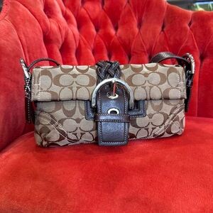 Vintage early 2000s Coach light tan brown canvas print shoulder bag M05Q-6280